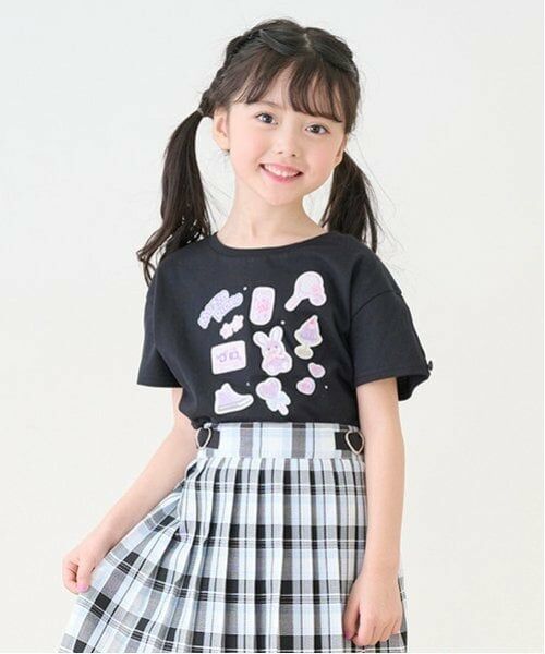 mezzo piano / メゾピアノ Tシャツ | ステッカーアップリケ　半袖Tシャツ（黒）