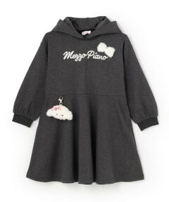 mezzo piano / メゾピアノ ミニ丈・ひざ丈ワンピース | プードルチャームつき　パーカワンピース