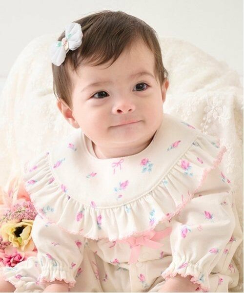 mezzo piano / メゾピアノ スタイ・ビブ | ローズつぼみ柄　スタイ（オフ ホワイト）