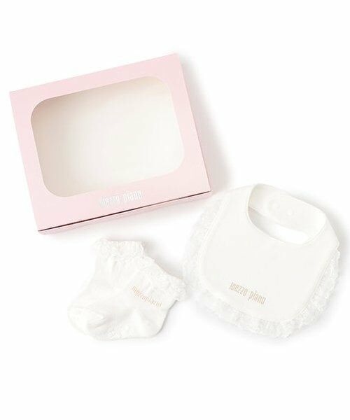 mezzo piano / メゾピアノ スタイ・ビブ | 【BOX付】【日本製】オリジナルボックスつき　スタイ＆ソックスセット（オフ ホワイト）