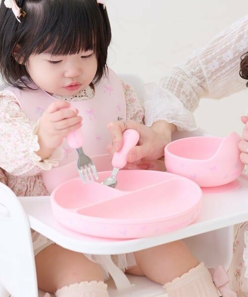 mezzo piano / メゾピアノ ベビー・キッズグッズ | バラ柄 シリコン食器セット（ライト ピンク）