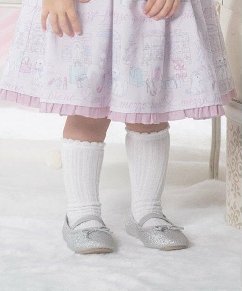 mezzo piano / メゾピアノ ソックス | 梵天つき　ケーブルハイソックス（オフ ホワイト）
