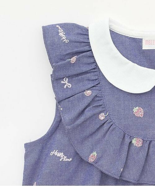 mezzo piano / メゾピアノ ミニ丈・ひざ丈ワンピース | 【人気商品再入荷】【直営店で取り扱い無し】ちびフルーツオフショルダンガリーワンピース | 詳細3