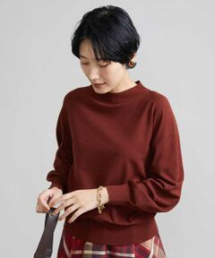 ◆薄手でロングシーズン着られるシンプルニット◆<br><br>＜デザイン・パターン＞<br>袖が軽くパフになった、ボトルネックのプルオーバーです。薄手でカットソー感覚で着ていただけるので、端境期に重宝する一枚です。着回ししやすい無地と、パネルボーダーでの展開です。着やすいホールガーメントで編立ました。40サイズは限定店舗展開です。<br><br>＜素材＞<br>管理された森林から得られた持続可能な木材とパルプを原料としていて、環境負荷の少ない、環境にやさしいビスコース繊維に、ストレッチ性のあるポリエステルを複合した糸使用し、ホールガーメントで編立しています。<br><br>＜ホールガーメント（R）とは＞<br>ホールガーメント（R）とは「無縫製」という意味で、縫い目が出来ない編み方のことです。 通常は前身頃、後身頃、袖などパーツ別に作った生地を縫い合わせて一着の服を作りますが、ホールガーメント（R）は専用の機械で1着の服を編み上げます。立体的なデザインも可能。縫い目が無いので突っ張る感じも無く、身体に自然にフィット。無駄な糸も使用せず、サスティナブルな縫製技術です。<br><br>＜着こなしポイント＞<br>コンパクトなニットは、スカートでもパンツでも相性抜群。ブルゾンやダウンベストのインナーにもおすすめです。同素材カーディガン［FMSAV20200］もご用意いたしております。<br><br>---------------------------------<br>・透け感：なし<br>・裏地：なし<br>・伸縮性：あり<br>・光沢感：なし<br>・生地の厚さ：うすい<br>・ケア方法：洗える<br>-----------------------------<br><br>モデル身長：166cm/着用サイズ：M<br>※照明や日光などの撮影環境により、色味が異なる場合がございます。予めご了承ください。商品の色味は、詳細画像をご参照ください。<br><br>MICHEL KLEIN（ミッシェルクラン）は、“シンプルとオリジナリティ”　“ベーシックとトレンド” 巧みなバランスで自分らしさを表現し、ファッションを楽しむ。そんな洗練された大人の女性が求める スタイリッシュで着心地の良い服を提案するパリ発信ブランドです。<br><br>《お気に入り登録》でお得な情報をお届け<br>再入荷通知や残りわずか、お得なプライスダウンの情報をお受け取りいただけます。