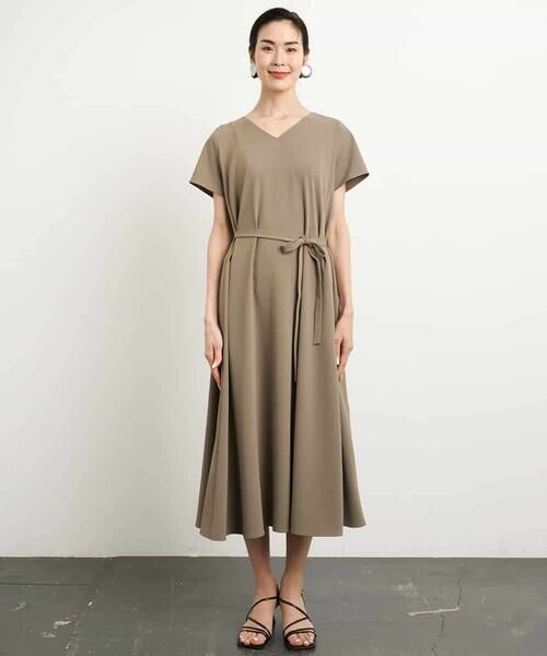 MICHEL KLEIN / ミッシェルクラン ロング・マキシ丈ワンピース | [接触冷感/UVカット]Vネックフレアワンピース(セットアップ対応) | 詳細16