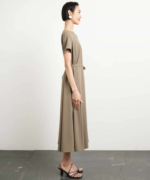 MICHEL KLEIN / ミッシェルクラン ロング・マキシ丈ワンピース | [接触冷感/UVカット]Vネックフレアワンピース(セットアップ対応) | 詳細17