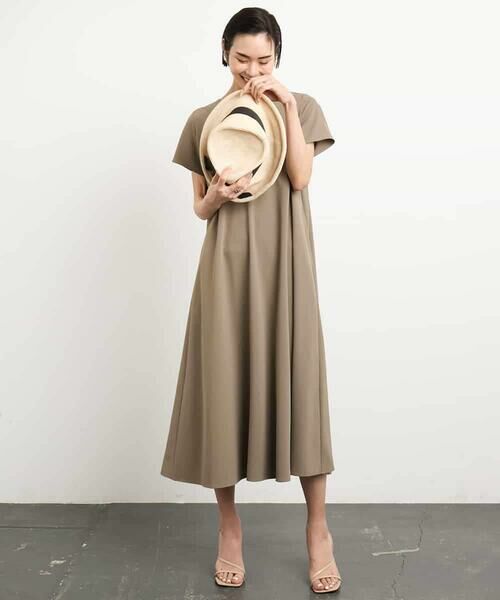 MICHEL KLEIN / ミッシェルクラン ロング・マキシ丈ワンピース | [接触冷感/UVカット]Vネックフレアワンピース(セットアップ対応) | 詳細6