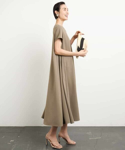 MICHEL KLEIN / ミッシェルクラン ロング・マキシ丈ワンピース | [接触冷感/UVカット]Vネックフレアワンピース(セットアップ対応) | 詳細7