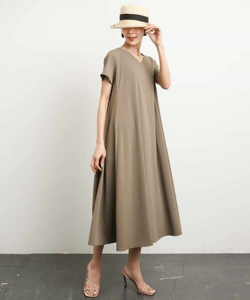 MICHEL KLEIN / ミッシェルクラン ロング・マキシ丈ワンピース | [接触冷感/UVカット]Vネックフレアワンピース(セットアップ対応) | 詳細8