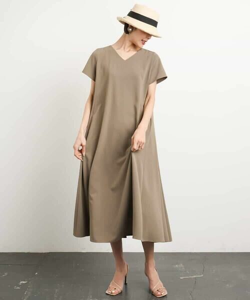 MICHEL KLEIN / ミッシェルクラン ロング・マキシ丈ワンピース | [接触冷感/UVカット]Vネックフレアワンピース(セットアップ対応) | 詳細9