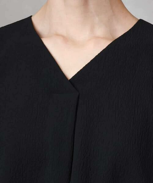 MICHEL KLEIN / ミッシェルクラン シャツ・ブラウス | [セットアップ対応]楊柳Vネックデザインブラウス | 詳細25