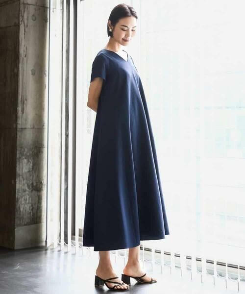 MICHEL KLEIN / ミッシェルクラン ロング・マキシ丈ワンピース | Vネックワンピース | 詳細3