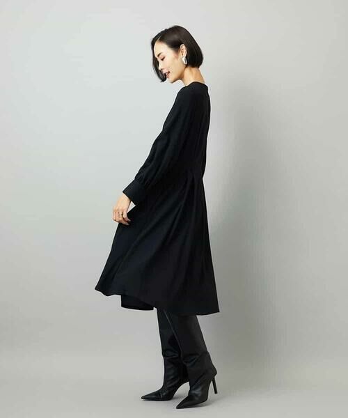MICHEL KLEIN / ミッシェルクラン ロング・マキシ丈ワンピース | ノーカラープリーツワンピース | 詳細24