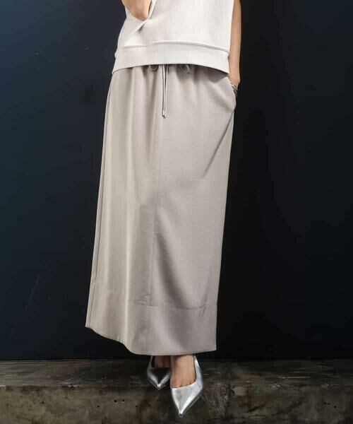 MICHEL KLEIN / ミッシェルクラン ロング・マキシ丈スカート | [リラックスボトム]ダルサテン Iラインスカート（ベージュ）