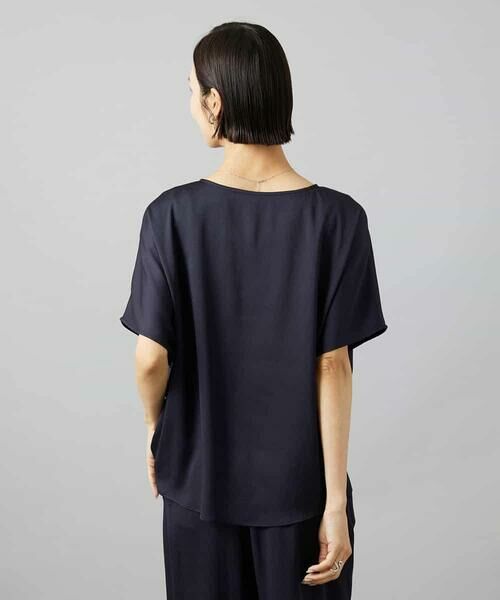 MICHEL KLEIN / ミッシェルクラン シャツ・ブラウス | [セットアップ対応]Vネックサテンオーバーブラウス | 詳細15