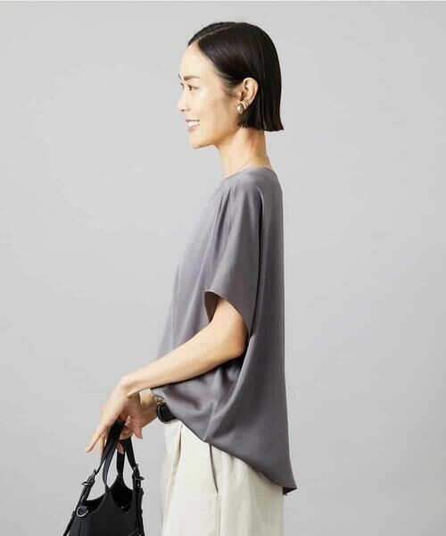 MICHEL KLEIN / ミッシェルクラン シャツ・ブラウス | [セットアップ対応]Vネックサテンオーバーブラウス | 詳細9