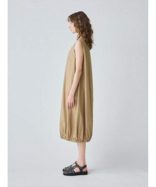 MAGGY LONDON ノースリーブ ミディワンピース 2色 Maggy London Dresses