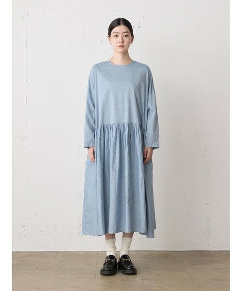 MidiUmi / ミディウミ ロング・マキシ丈ワンピース | MidiUmi シャンブレーギャザーワンピース（ブルー(color31)）