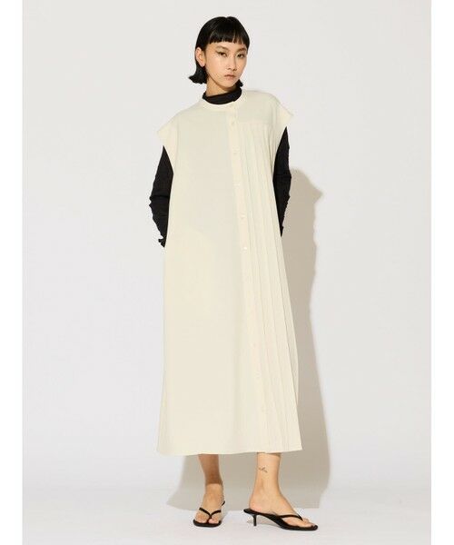 MIDIUMISOLID / ミディウミソリッド ミニ丈・ひざ丈ワンピース | MIDIUMISOLID for Ladies アシンメトリープリーツノースリーブワンピース(アイボリー(color12))