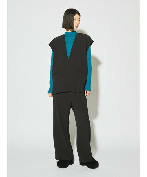 MIDIUMISOLID / ミディウミソリッド チノ・ワークパンツ | MIDIUMISOLID for Ladies センタープレスフレアパンツ | 詳細17