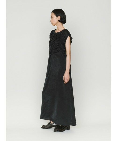 MIDIUMISOLID / ミディウミソリッド ロング・マキシ丈ワンピース | MIDIUMISOLID for Ladies ランダムシャーリングワンピース | 詳細4