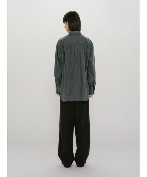 MIDIUMISOLID / ミディウミソリッド シャツ・ブラウス | MIDIUMISOLID for Ladies ベーシックバックギャザーシャツ | 詳細11