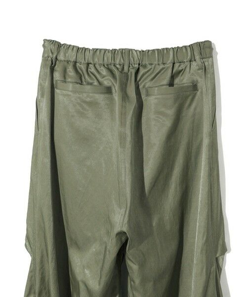 MIDIUMISOLID / ミディウミソリッド その他パンツ | MIDIUMISOLID Men’s ブリーチサテンパラシュートパンツ | 詳細8