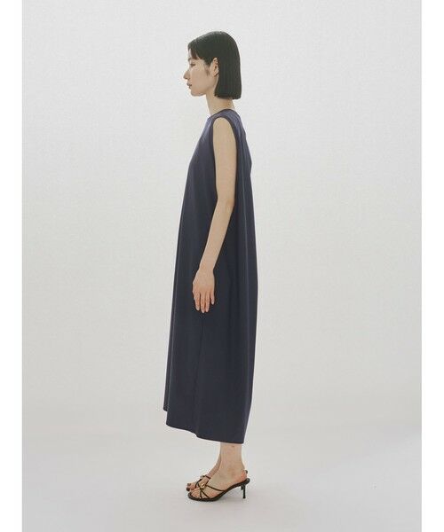 MIDIUMISOLID / ミディウミソリッド ロング・マキシ丈ワンピース | MIDIUMISOLID for Ladies エッセンシャルバックタックドレス | 詳細4