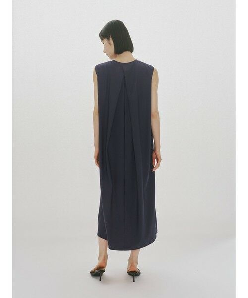 MIDIUMISOLID / ミディウミソリッド ロング・マキシ丈ワンピース | MIDIUMISOLID for Ladies エッセンシャルバックタックドレス | 詳細5