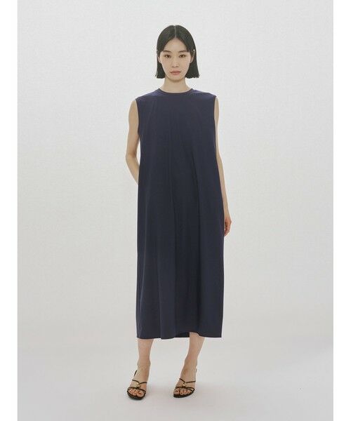 MIDIUMISOLID / ミディウミソリッド ロング・マキシ丈ワンピース | MIDIUMISOLID for Ladies エッセンシャルバックタックドレス（ネイビー(color77)）