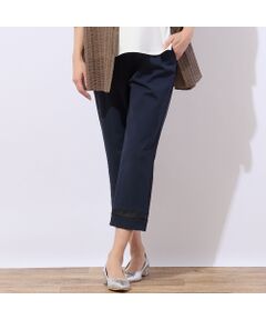 ■商品紹介■<br><b>【大きいサイズ】【L/LL/3Lサイズ】<br>【洗える】【快適機能素材】</b><br><font color='#0063B1'>◆夏に嬉しい機能が詰まった人気素材のパンツに、トレンドのシアーデザインが仲間入り！◆</font><br><br>高吸放湿ナイロンに特殊粒子を加え、防透性と接触冷感効果を高めた東レ株式会社の「キュープラテ」を使用したパンツ。<br>ムレやベトつき感が少なく、ひんやりとした肌触りで快適な穿き心地が特徴です。<br>伸びが良く動きやすのも魅力。今夏はベージュとダークブルーの2色をご用意しました。<br><br>裾を薄手のオーガンジーニットで切り替えた軽やかなデザイン。<br>トレンド継続中のシアー感をさり気なく取り入れました。<br>透け過ぎず、足首を華奢に見せてくれそうな嬉しいデザインとなっております。<br><br>・手洗い可<br><br>【モデル身長175m】<br><br><b>※ベージュの3Lサイズはオンラインショップ限定です<br>※ダークブルーの3Lサイズは一部店舗とオンラインショップ限定です</b><br><br><br>■コーディネート■<br>夏のお洒落を涼やかに楽しめるシアーデザインのパンツ。<br>足首が出る丈でフラットシューズやスニーカーとのコーディネートを楽しめます。<br><br><br>■商品特性■<br>素材の厚さ：やや薄い<br>素材の透け感：透けない（オーガンジー部分は透ける）<br>素材の光沢：光沢がない<br>素材の伸縮性：ある<br>裏地仕様：裏なし<br>ウエスト仕様：総ゴム仕様（ファスナー開きなし）<br>前ポケットあり<br><br>■コンセプト■<br>様々なシーンに合わせてセレクトできるトータルコーディネートブランド。<br>アクティブなライフスタイルを楽しむＬサイズミセスに、エレガントかつ旬なスタイリングをご提案します。<br>＊撮影環境により光の当たり具合で色味が違って見える場合があります。<br>＊商品画像はサンプルのため、色味やサイズ、プリント位置、仕様などに変更がある場合があります。<br>＊取扱い表示をご確認の上、着用をお願いします。<BR>