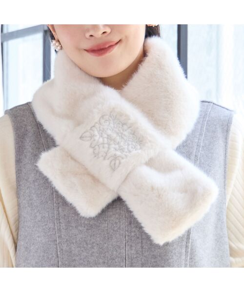 missel / ミゼール マフラー・ショール・スヌード・ストール | 【洗える・別注・大きいサイズ】刺繍入りフェイクファーマフラー | 詳細1