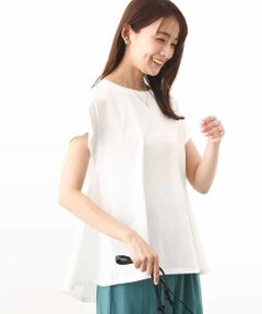 Tシャツよりもきれい見え<br> シルエットが引き立つきれいめカットソー<br><br> ■デザイン<br> ブラウスほど気負わず、Tシャツよりはきれいに着こなしたいを叶えるカットソー。シンプルながらAラインのふわりとしたシルエットがデザイン性のある1枚です。<br><br> ■素材<br> シルケット加工を施した艶やかな光沢が美しいコットン100の素材を使用。なめらかなきれいめ素材のカットソーはカジュアルになりすぎずに着こなせます。<br><br> ■コーディネート<br> 裾にかけて広がるAラインはパンツ合わせが好印象。スリムなパンツはもちろん、着丈がそこまで長くないのでワイドパンツ合わせでもバランスよく決まります。<br><br> --------------------<br> 洗濯表示：洗濯機洗い可<br> 透け感：なし（淡色はややあり）<br> 裏地：なし<br> 伸縮性：あり<br> 生地の厚さ：やや薄手<br> --------------------<br><br> ※自然光・照明の関係、パソコン・スマートフォンなどの環境により、実際と色味が違って見える場合がございます。予めご了承ください。商品の色味は、詳細画像をご参照ください。<br> ※サンプルでの撮影となるため、実際にお届けする商品と仕様やサイズが異なる場合がございます。 <br><br>▼カラー番号表記<br> ピンク(01)、ネイビー(57)、ホワイト(90)