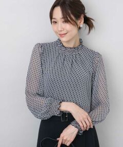 MK MICHEL KLEIN / エムケーミッシェルクラン シャツ・ブラウス | 幾何柄シフォンスタンドカラーブラウス/洗える