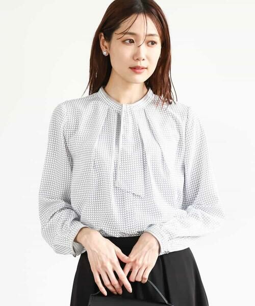 MK MICHEL KLEIN / エムケーミッシェルクラン シャツ・ブラウス | ドット幾何柄ボウタイ付きブラウス/洗える | 詳細6