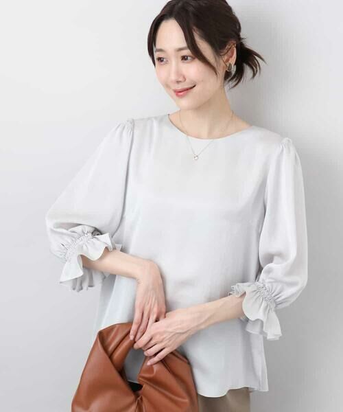 MK MICHEL KLEIN/エムケーミッシェルクラン ボリュームスリーブサテンブラウス/洗える グレージュ M MK MICHEL KLEIN/エムケーミッシェルクラン ボリュームスリーブサテンブラウス/洗える グレージュ M
