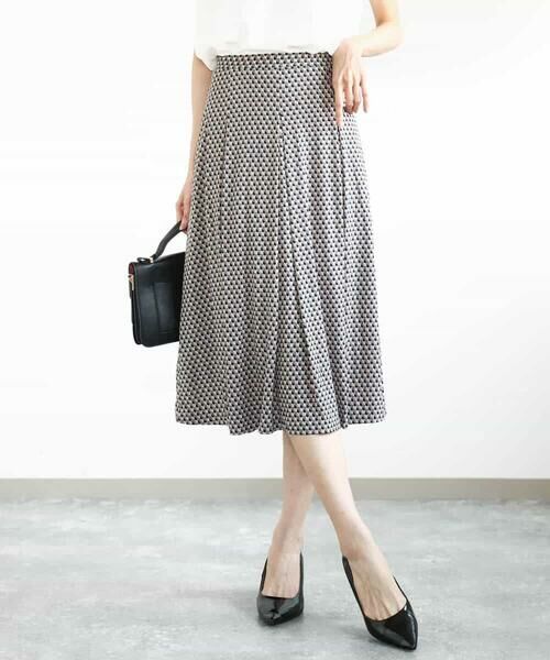 MK MICHEL KLEIN / エムケーミッシェルクラン ロング・マキシ丈スカート | 幾何柄ジャージータックスカート/洗える | 詳細1