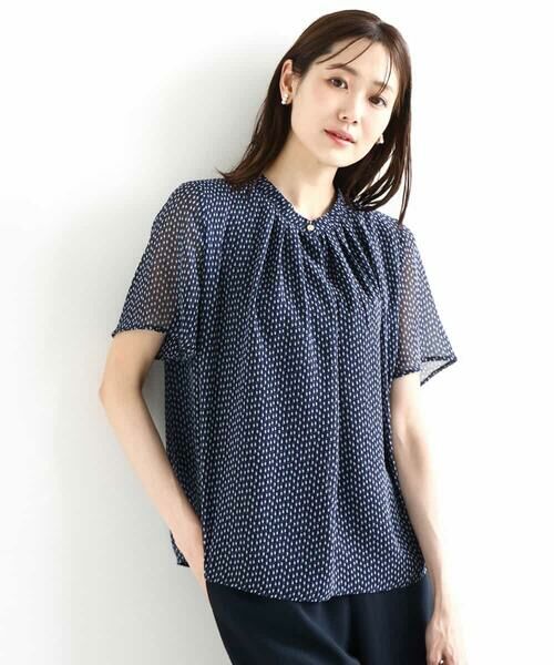 MK MICHEL KLEIN / エムケーミッシェルクラン シャツ・ブラウス | スクエアドット柄フレアスリーブブラウス/洗える（ネイビー）