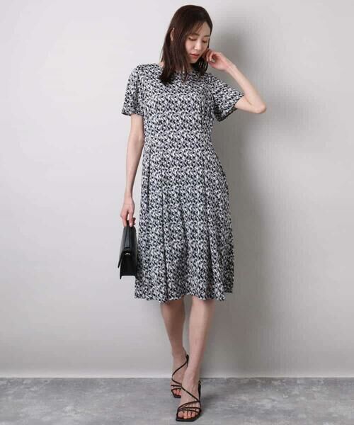 MK MICHEL KLEIN / エムケーミッシェルクラン ロング・マキシ丈ワンピース | ウエストタックジャージーワンピース（幾何柄・無地）/洗える | 詳細10