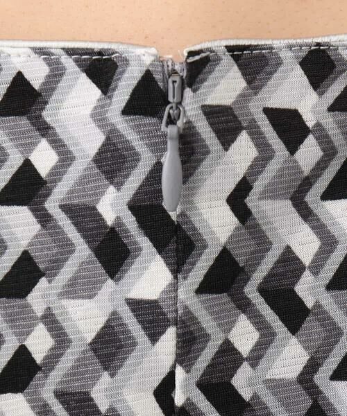 MK MICHEL KLEIN / エムケーミッシェルクラン ロング・マキシ丈ワンピース | ウエストタックジャージーワンピース（幾何柄・無地）/洗える | 詳細16