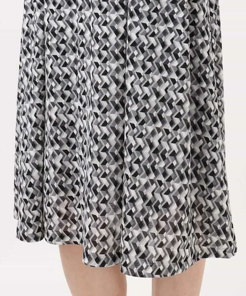 MK MICHEL KLEIN / エムケーミッシェルクラン ロング・マキシ丈ワンピース | ウエストタックジャージーワンピース（幾何柄・無地）/洗える | 詳細18