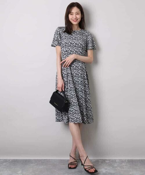 MK MICHEL KLEIN / エムケーミッシェルクラン ロング・マキシ丈ワンピース | ウエストタックジャージーワンピース（幾何柄・無地）/洗える | 詳細9