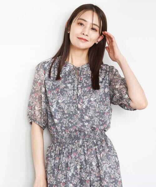 MK MICHEL KLEIN / エムケーミッシェルクラン シャツ・ブラウス | フラワードットプリントシフォンブラウス/洗える | 詳細1