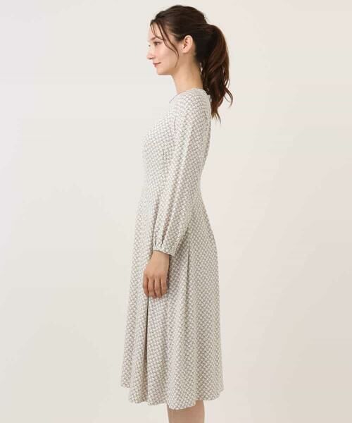 MK MICHEL KLEIN / エムケーミッシェルクラン ロング・マキシ丈ワンピース | タックデザイン幾何柄ワンピース/洗える | 詳細12