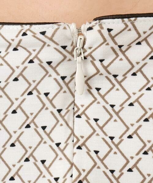 MK MICHEL KLEIN / エムケーミッシェルクラン ロング・マキシ丈ワンピース | タックデザイン幾何柄ワンピース/洗える | 詳細15