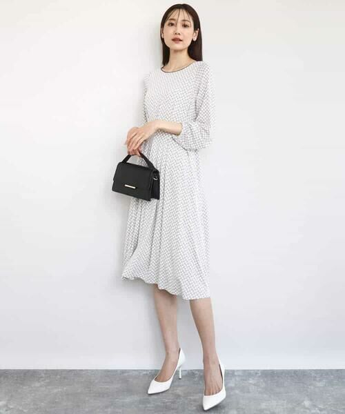 MK MICHEL KLEIN / エムケーミッシェルクラン ロング・マキシ丈ワンピース | タックデザイン幾何柄ワンピース/洗える | 詳細5