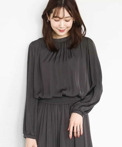 MK MICHEL KLEIN / エムケーミッシェルクラン シャツ・ブラウス | 起毛サテンバンドカラーギャザーブラウス/洗える | 詳細1