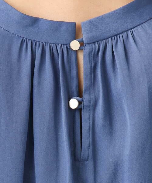 MK MICHEL KLEIN / エムケーミッシェルクラン シャツ・ブラウス | 起毛サテンバンドカラーギャザーブラウス/洗える | 詳細30