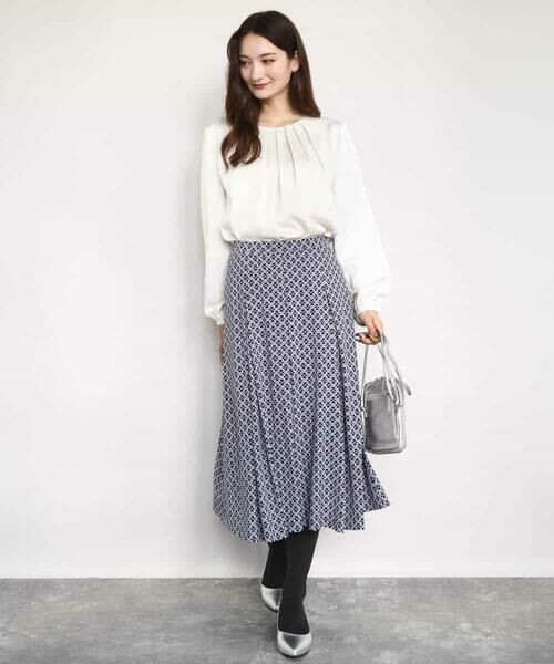 MK MICHEL KLEIN / エムケーミッシェルクラン シャツ・ブラウス | ウェーブサテンタックディティールブラウス/洗える | 詳細4