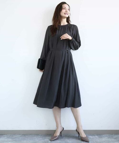 MK MICHEL KLEIN / エムケーミッシェルクラン ロング・マキシ丈ワンピース | サテンギャザーワンピース/洗える | 詳細11